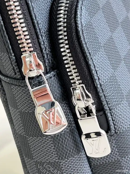 LOUIS AVENUE VUITTON SLINGBAG 0416